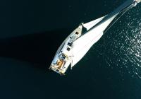 bateau à voile vue d'en-haut bateau à voile voilier elan 45 impression